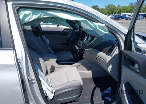 2018 Hyundai Tucson Value из США, поврежденный, VIN KM8J3CA26JU697306